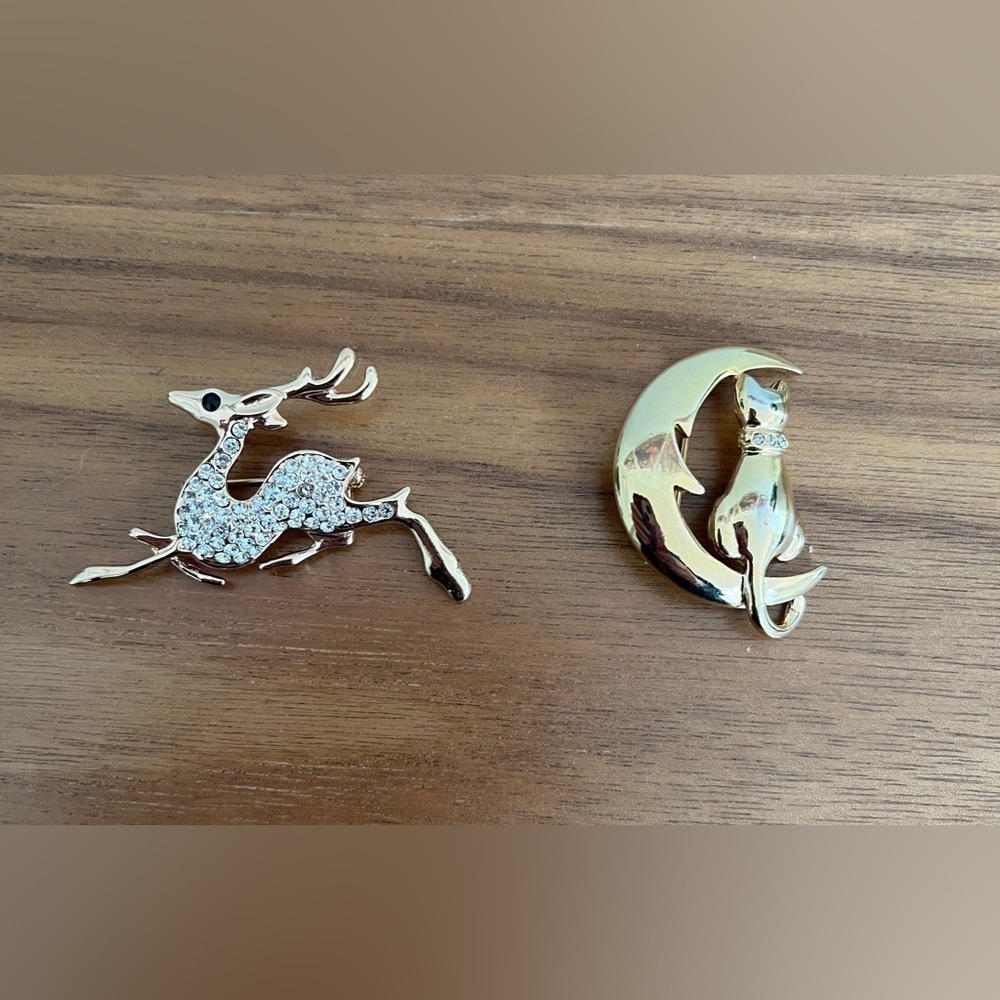 BROOCHES Lot of 2 Gold Tone Stag Rhinestone Body Cat Moon Rhinestone Collar